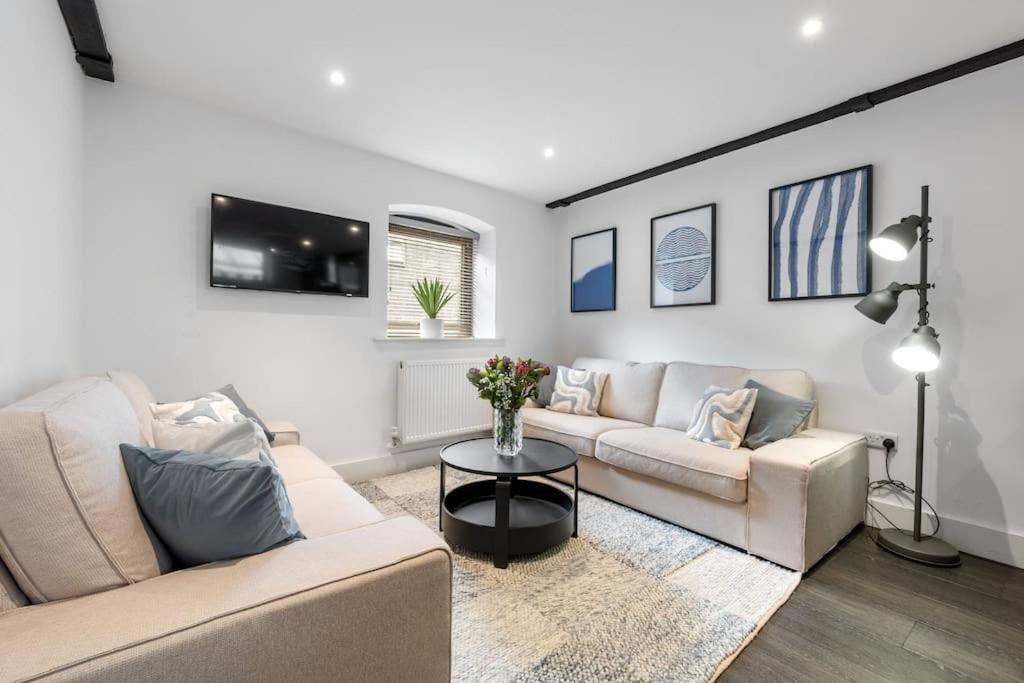 1a The Courtyard, Exeter
